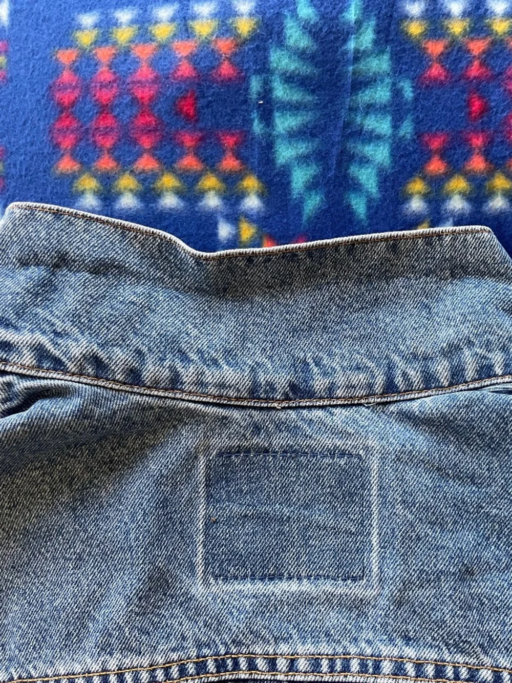 Vintage Levi’s light wash, denim trucker jacket, medium excellent condition - Picture 7 of 9
